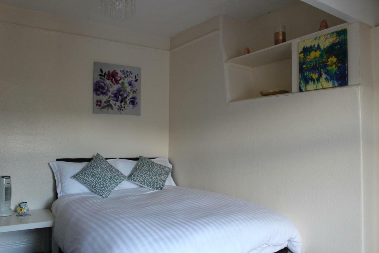 John St Town House - Self Catering - Guesthouse Style - Great Value Family And Double Rooms Workington Dış mekan fotoğraf