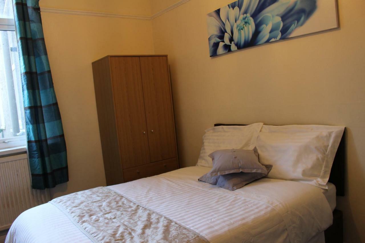 John St Town House - Self Catering - Guesthouse Style - Great Value Family And Double Rooms Workington Dış mekan fotoğraf